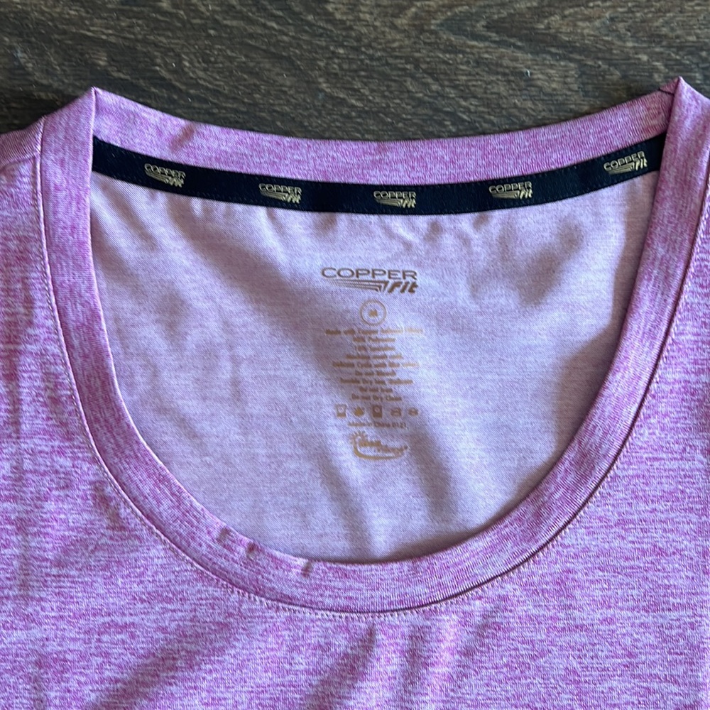 Workout Top - Picture 2 of 3